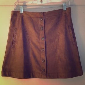Medium skirt... sans souci. So cute and versatile